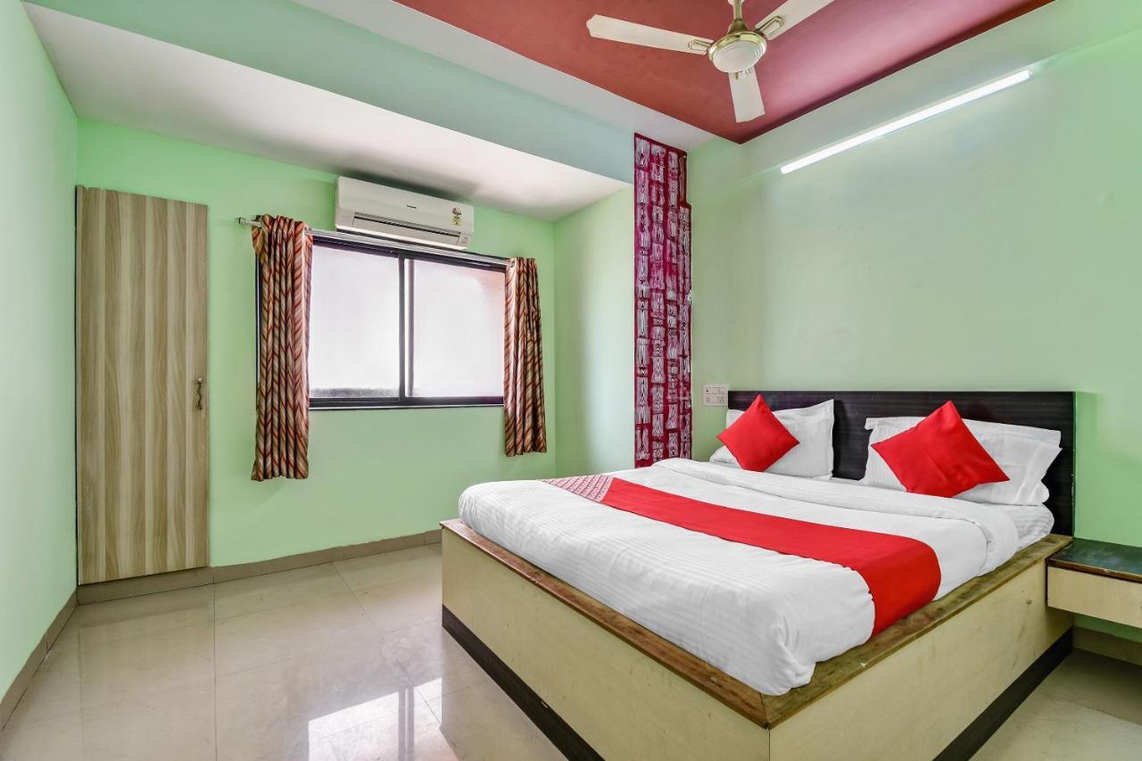 סולאפור Oyo Hotel Samarth Lodge מראה חיצוני תמונה