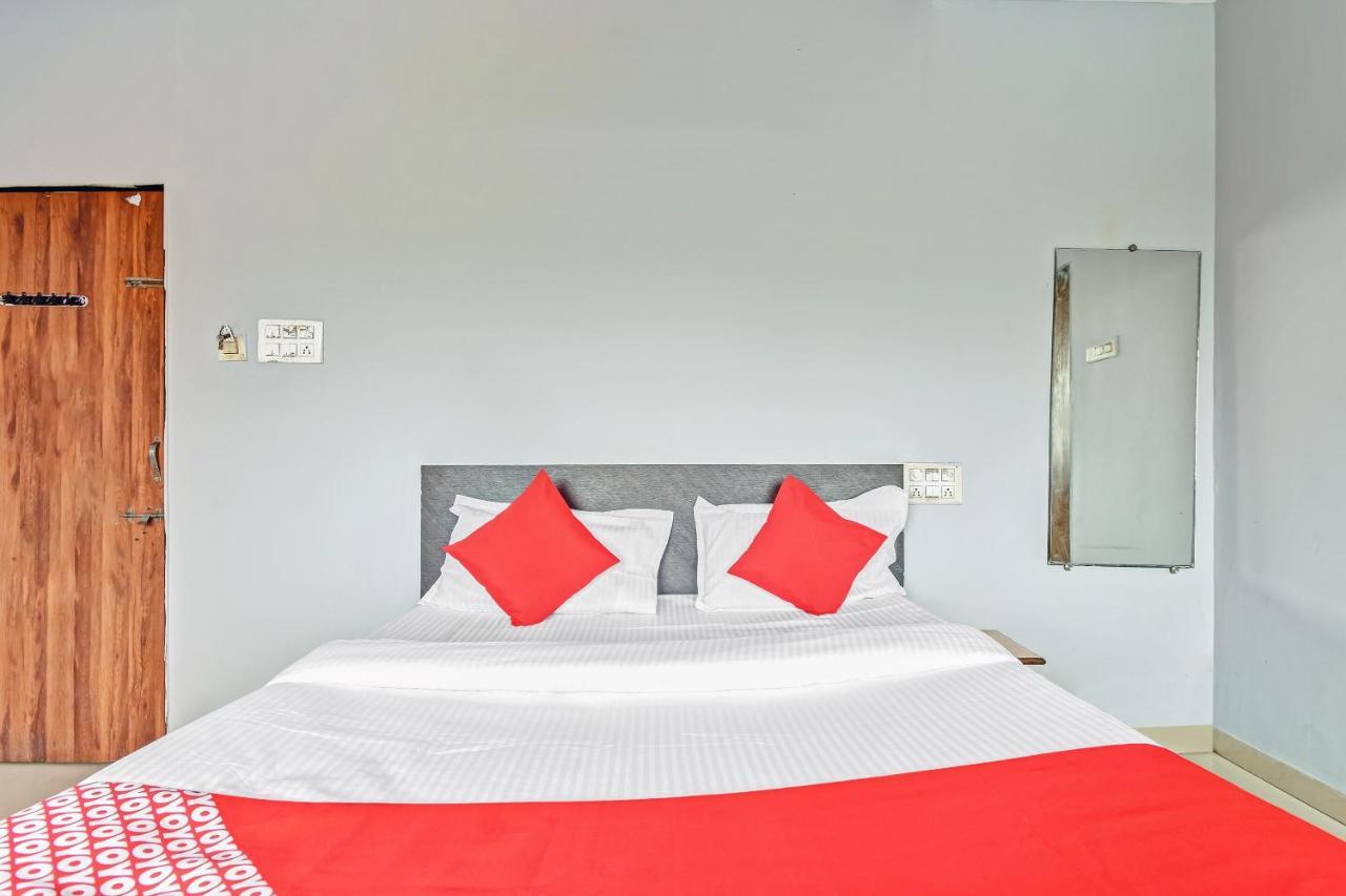 סולאפור Oyo Hotel Samarth Lodge מראה חיצוני תמונה