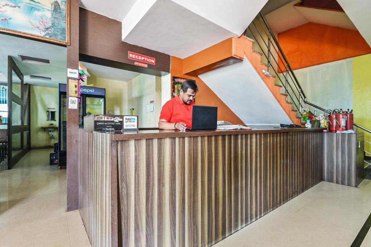 סולאפור Oyo Hotel Samarth Lodge מראה חיצוני תמונה