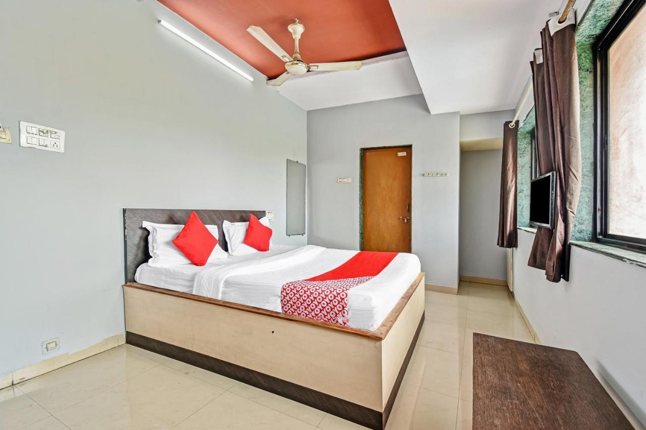 סולאפור Oyo Hotel Samarth Lodge מראה חיצוני תמונה